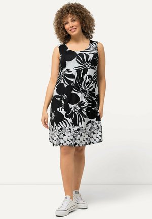 Ulla Popken MIXED FLOWER PRINT SLEEVELESS SWING - Vestito estivo - black