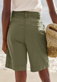 Next REGULAR FIT - Short - khaki green