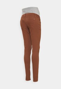 MAMALICIOUS Vaqueros pitillo - brown