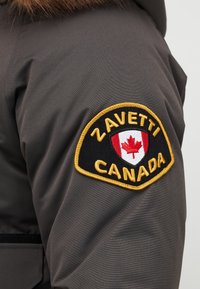 Zavetti Canada ZAVETTI CANADA ABELLI 2.0 HOODED BOMBER JACKET - Casaco de inverno - aspahlt