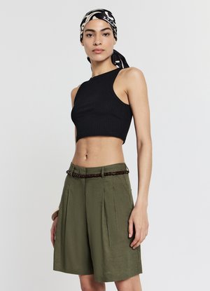 Calliope Shorts - verde militare scuro