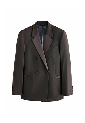 Blazer croisé en tissu marron foncé avec un col châle en satin, des épaules structurées et deux poches avant. Présente des poignets à quatre boutons.