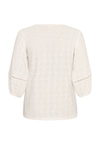 Witte blouse met driekwart pofmouwen, featuring gaatjespatroon en een gestructureerd ontwerp. Ronde halslijn en zachte stof.