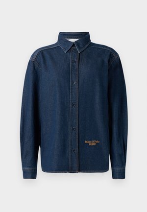 Mørkeblå denim skjorte med lange ermer, knapper og krage, synlige sømmer, samt en liten brodert "Marc O'Polo DENIM" logo nær kanten.