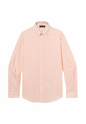 Overhemd met lange mouwen en knopen, met perzik- en witte verticale strepen, puntige kraag en knoopmanchetten, plat liggend op een witte achtergrond.