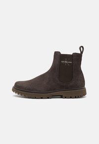 Calvin Klein Jeans EVA BOOT MID CHELSEA ICONIC - Klasične gležnjače - brown
