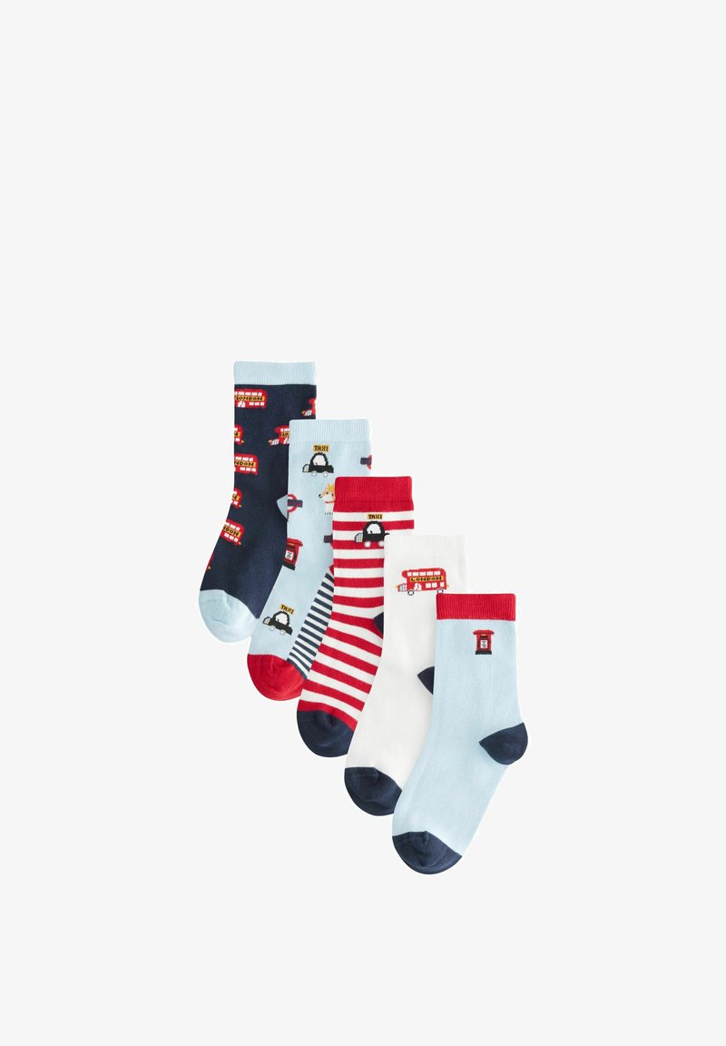 Fünf Paare Baumwollsocken mit verspielten Designs: navy mit Fahrzeugen, hellblau mit Mustern, rot-weiße Streifen und einfarbige Farben.