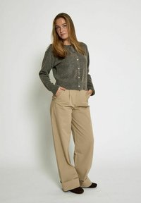 PEPPERCORN Gilet - m walnut melange