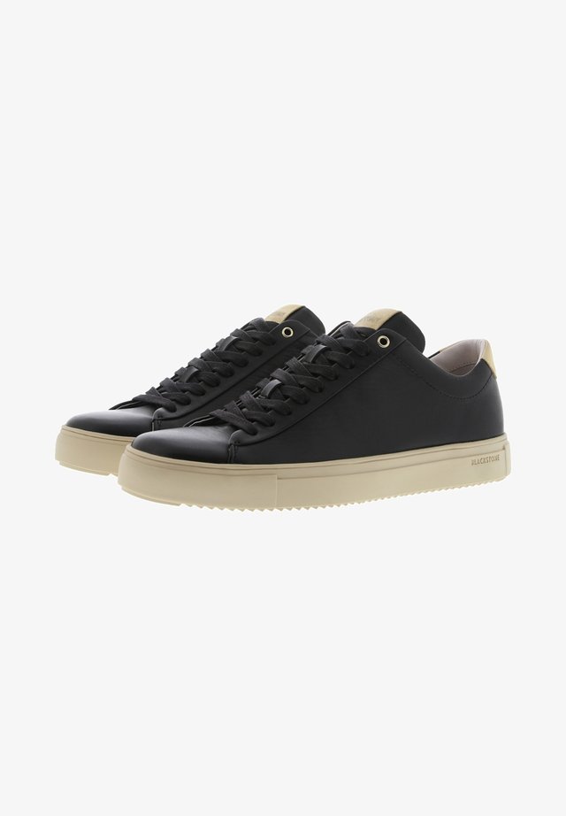 Sneakers - black