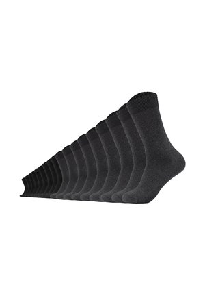 Conjunto de doce calcetines de tripulación en gris oscuro y negro, dispuestos en fila sobre un fondo blanco.