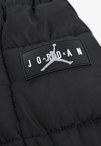 Jordan ESSENTIAL PUFFER UNISEX - Ziemas jaka - black