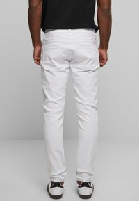 2Y Premium Traperice uskog kroja - white