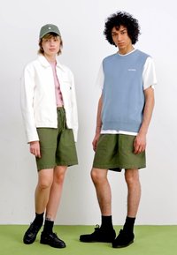 Service Works CHEF UNISEX - Σορτς - olive
