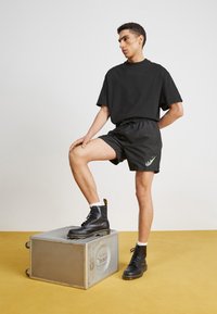 Nike Sportswear M SI WV - Šortai - black