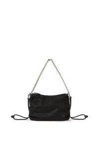 Sac à main en daim noir avec une chaîne métallique, présentant une surface texturée avec de petites clous et une fermeture éclair. Comprend une bandoulière détachable.