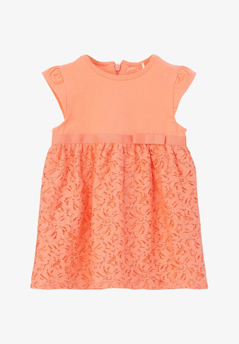 Robe bébé sans manches corail avec jupe en dentelle, petit nœud à la taille et fermeture éclair au dos.