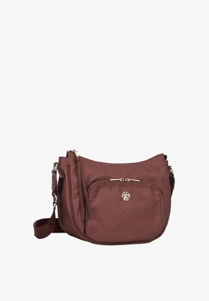 Borsa a mano bordeaux con superficie texturizzata, hardware dorato, tasca frontale con zip e tracolla regolabile. Accento con logo ovale sulla parte anteriore.