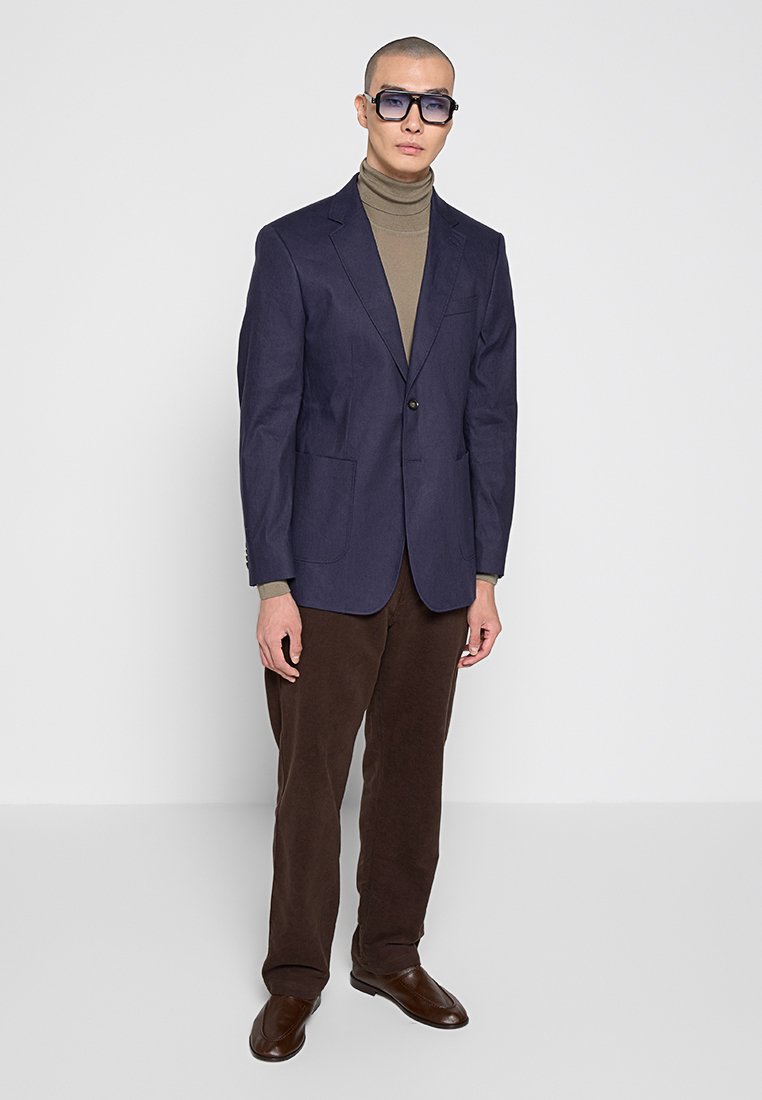 SLIM FIT