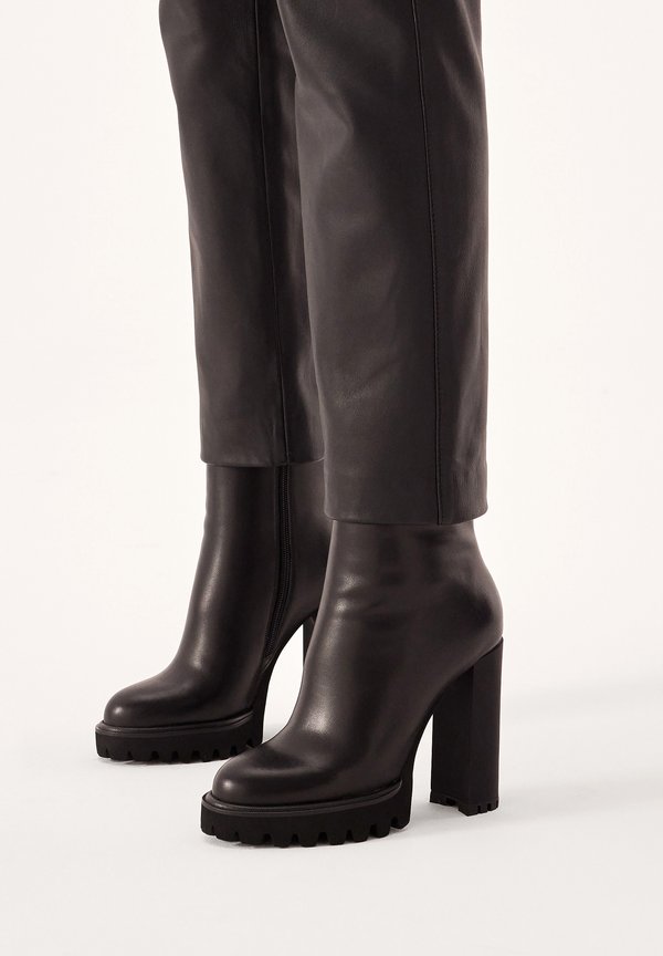 MORENA - High Heel Stiefelette