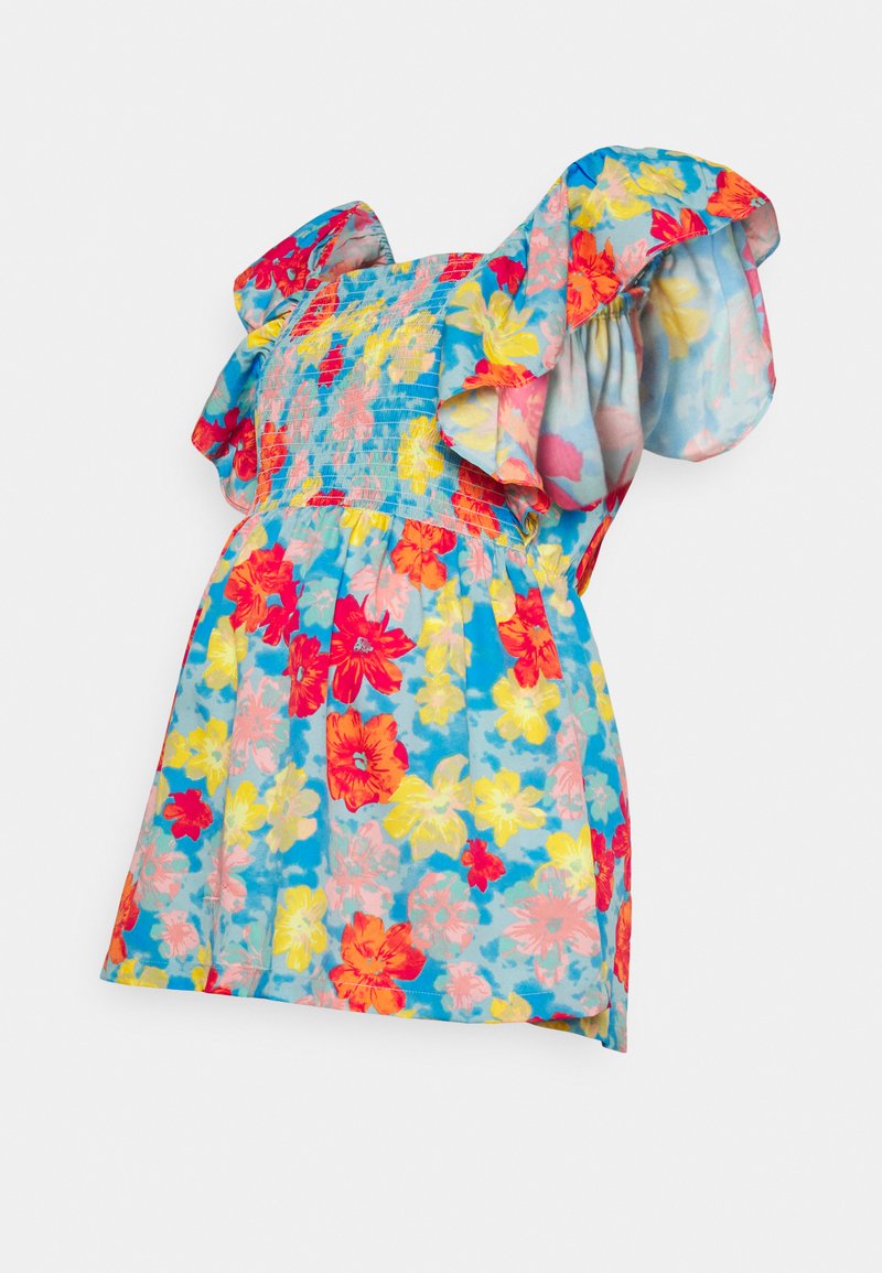 Vestido floral com fundo azul, apresentando flores vibrantes em vermelho, rosa e amarelo. Corpete texturizado com pregas e mangas com babados.