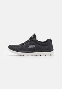 SUMMITS - Matalavartiset tennarit - black/white