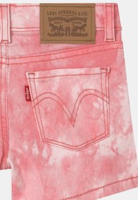 Levi's® TIE DYE - Džínové kraťasy - peony
