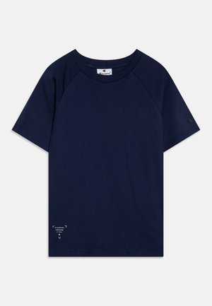 - T-shirt basic