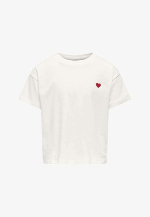 T-shirt en coton blanc à coupe décontractée, avec une petite broderie en forme de cœur rouge sur le côté gauche de la poitrine. Manches courtes, col rond.