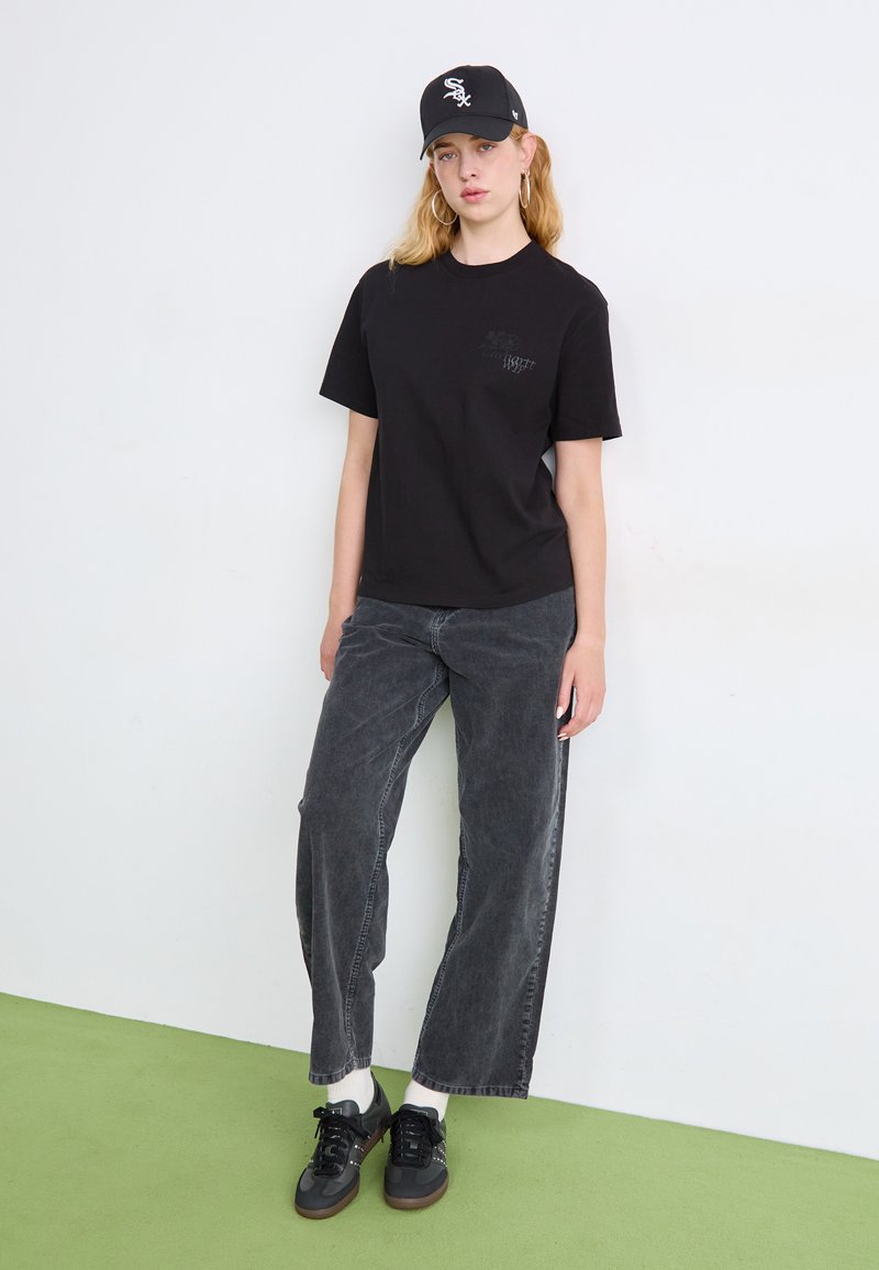 Carhartt WIP FLOURISH - Triko s potiskem - black