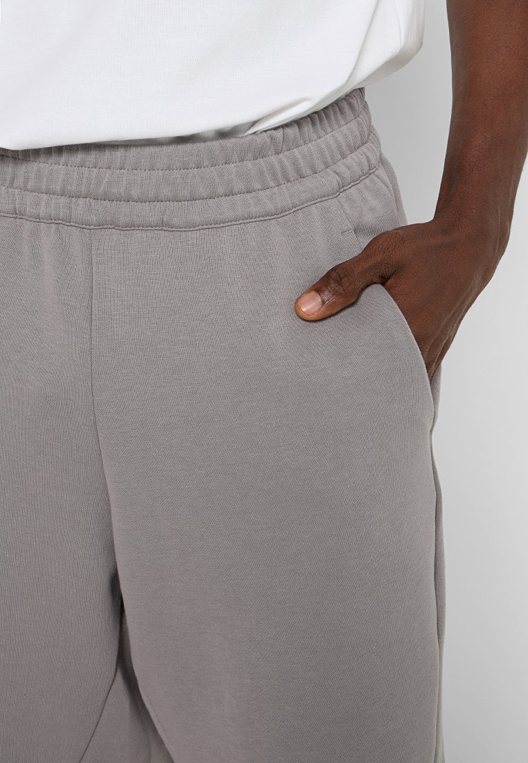 Kurze Sporthose