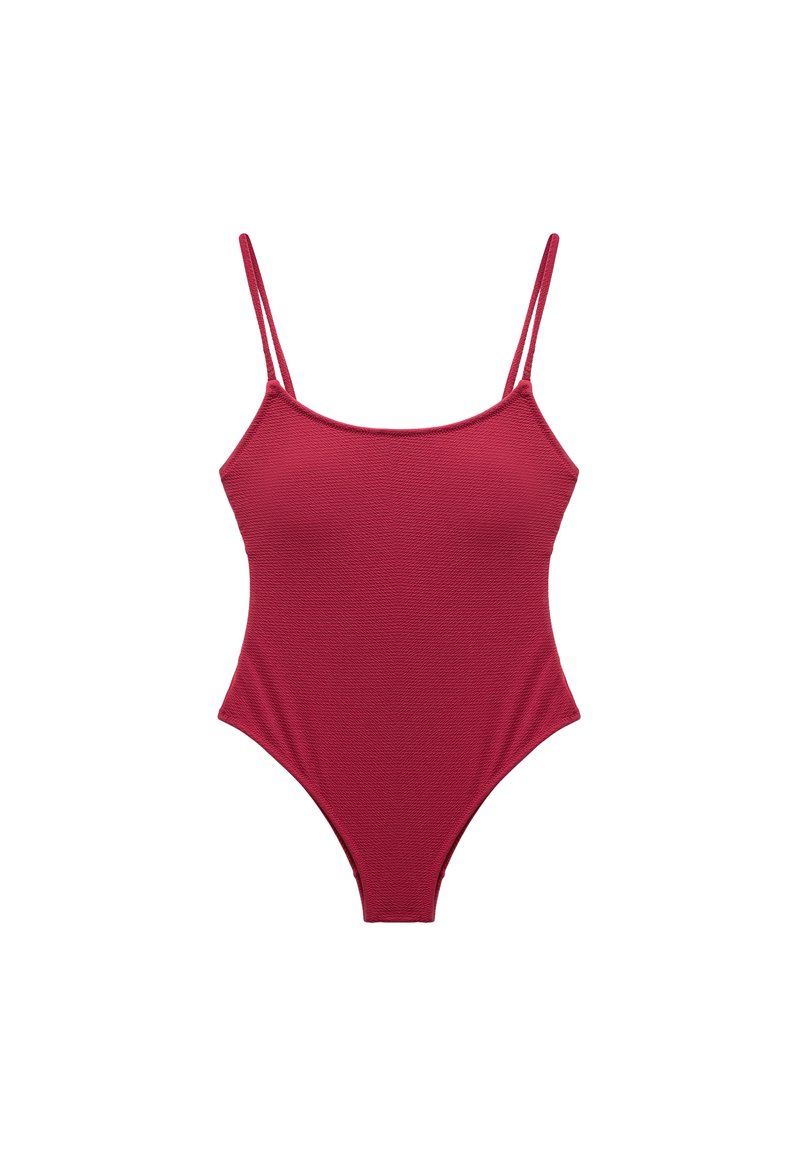 Maillot de bain rouge avec de fines bretelles réglables, décolleté rond et cuisses hautes. Tissu texturé avec une finition lisse, conçu pour une silhouette ajustée.