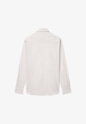 Camicia a maniche lunghe in beige chiaro con sottili righe bianche. Polsini con bottoni e colletto classico. Tessuto liscio, vestibilità rilassata. Vista posteriore mostrata.