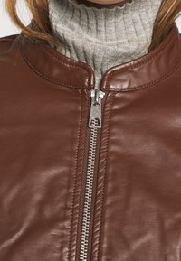 Vero Moda Imitatieleren jas - brown