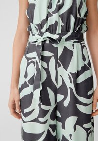 comma Mono - dark blue