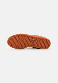 DC Shoes CRISIS 2 - Sapatilha de treino - wheat