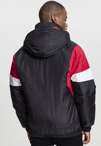 Urban Classics 3-TONE PULL OVER  - Overgangsjakke - black/fire red/white