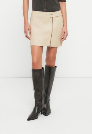 TIA SKIRT - Leather skirt - bone white