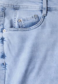 Thumbnail Image 5