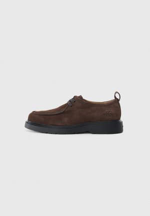 COMBAT APRON - Pantofi cu șiret - dark brown