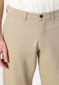 Thumbnail Image 7