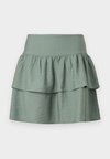 VMSUN FRILL SMOCK SHORT SKIRT - Jupe trapèze - laurel wreath