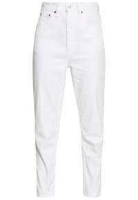 Vita högmidjade raka jeans med fram- och bakfickor, knäppning med knapp och dragkedja, samt bältesflikar.