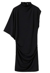 Robe noire avec un col haut et des manches asymétriques. Présente une texture drapée sur un côté. Fabriquée dans un matériau doux et extensible.