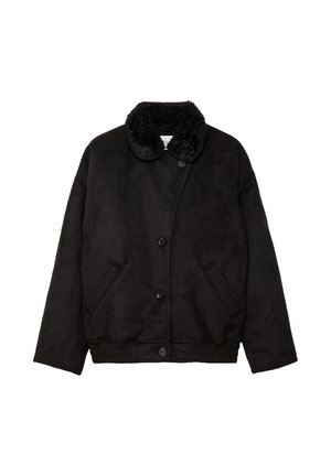 Črna semiš jakna z mehkimi krznenimi ovratnikom, z gumbom na sprednji strani, dvema stranskima žepoma in elastičnim pasom za sproščen fit.