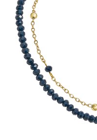 Collana con perle sfaccettate blu navy e accenti in catena dorata, con sfere dorate, composta da due fili sovrapposti e una superficie liscia.