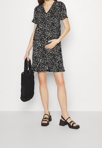 MAMALICIOUS Vapaa-ajan mekko - off-white