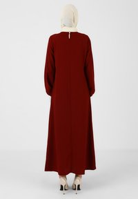 Modanisa ALMON-CREW NECK-TAVIN - Maxi šaty - bordeaux