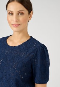 Damart EN AJOURÉE EFFET - Camicetta - bleu marine
