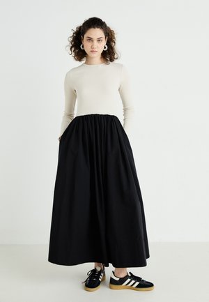 YASMIRA  LONG DRESS - Maxikjoler - birch/black