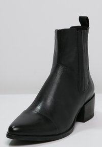 Vagabond Botines - black